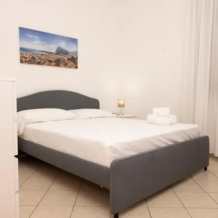 Casa Adragna Con Ampio Giardino Holiday home