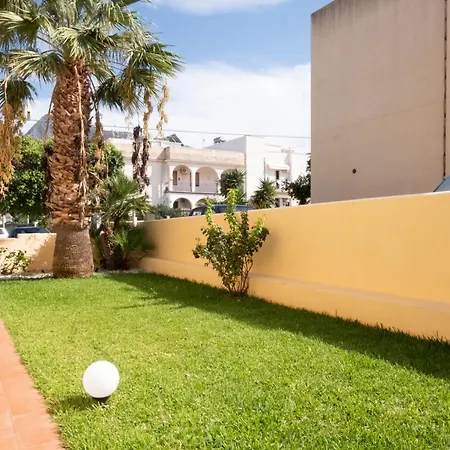 Casa Adragna Con Ampio Giardino Holiday home